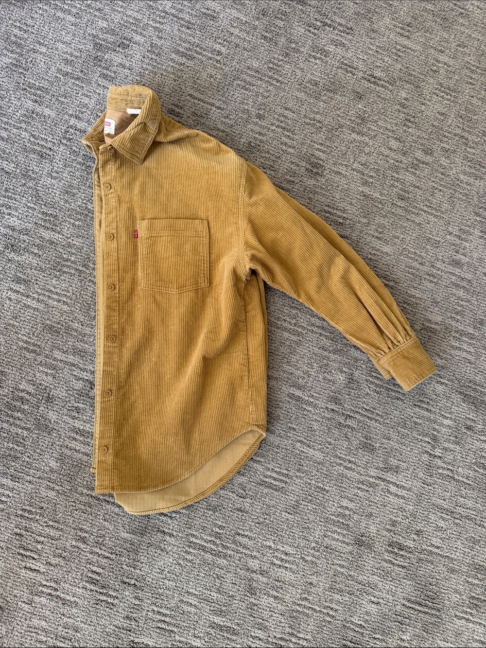 Levi's Women’s oversized Corduroy Shirt Jacket in Camel Brown